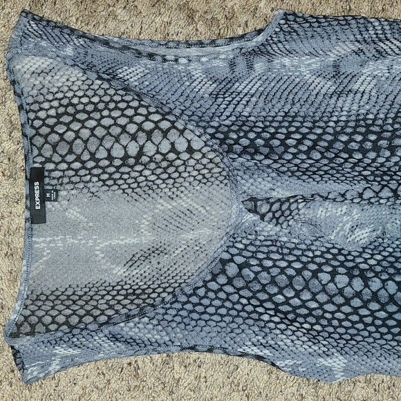 Express Snakeskin Print Sleeveless Ruffle Tank - Picture 3 of 8